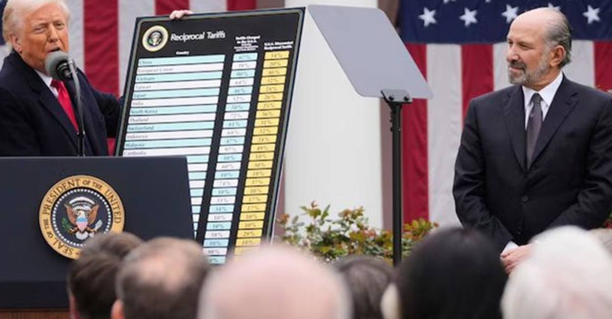 ට්‍රම්ප්ගේ තීරු බදු පැනවීම